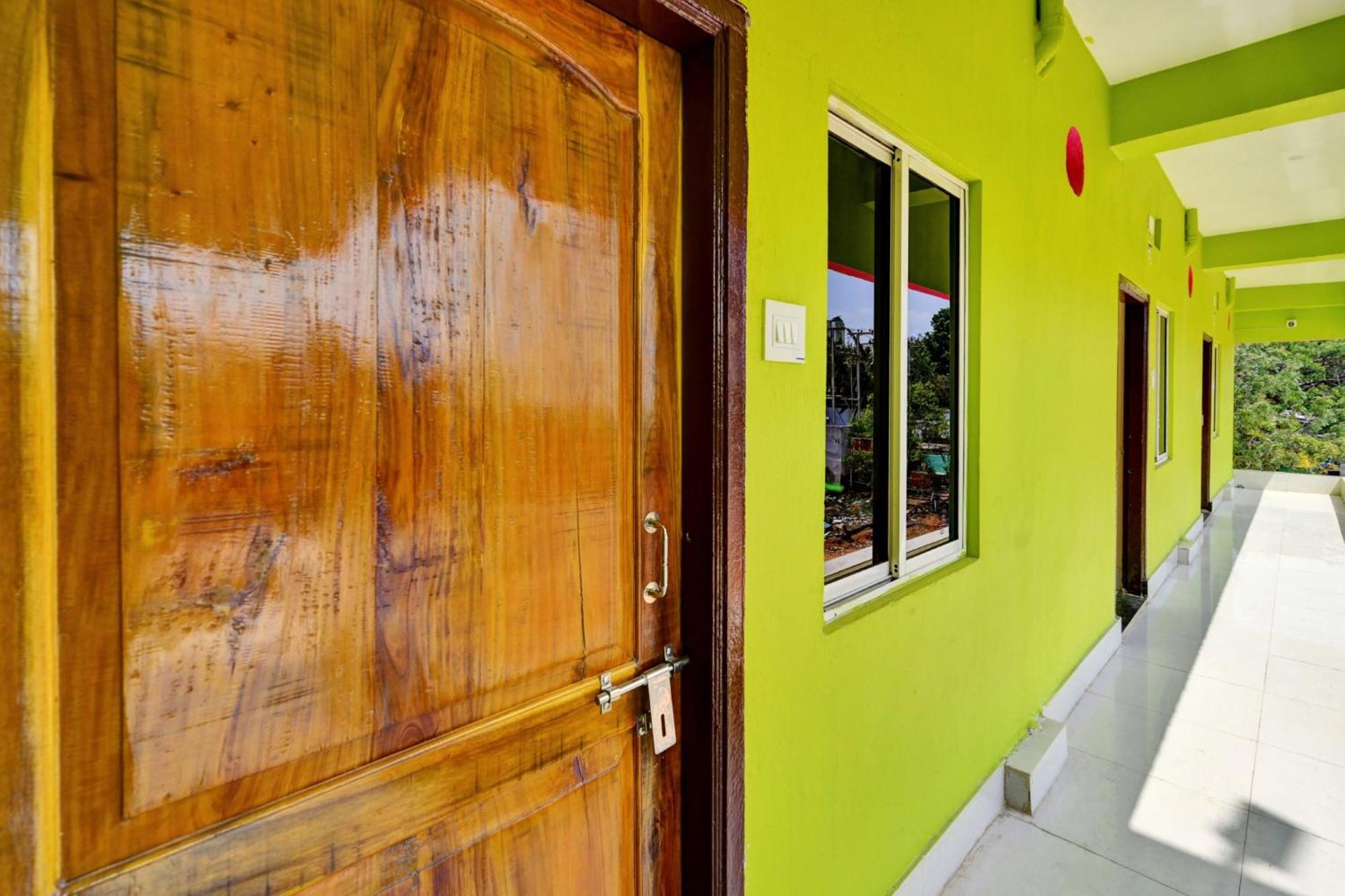 Oyo Flagship 81058 Royal Regalia Hotel Bhubaneswar Exterior photo